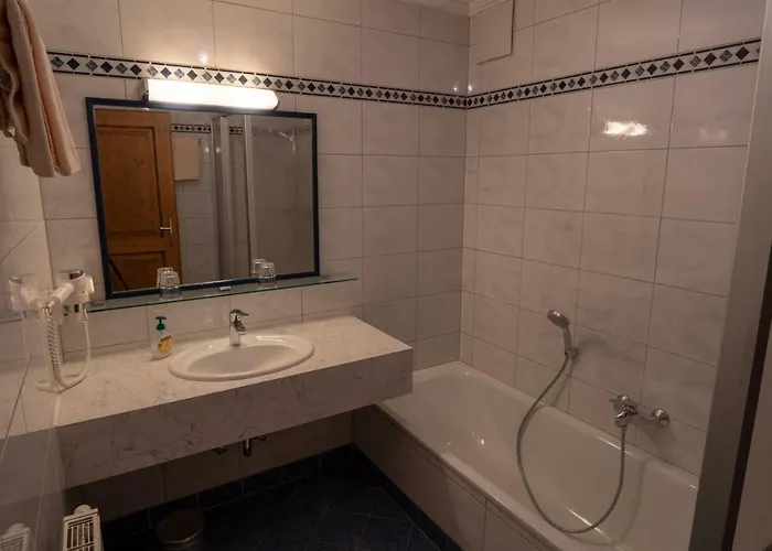 Hotel Brueckenwirt Hallein